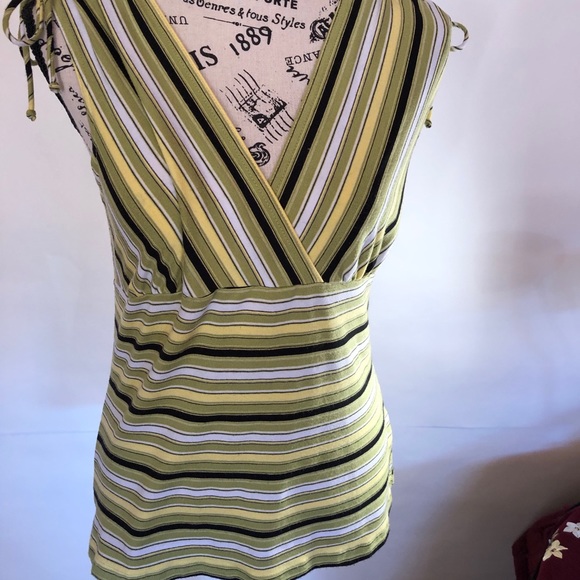 V neck wrapper top lime green striped top size Med ties on shoulders, stretch - Picture 2 of 6